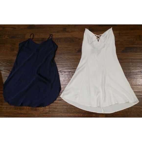 Victoria's Secret Blue White Camisoles Lingerie Gold label Womens Small Lot of 2 - Picture 1 of 2